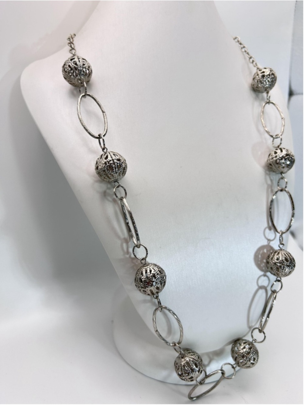 Necklace Silver Tone Filigree Ball Bead Oval Link Chain Statement Beaded - Picture 3 of 9